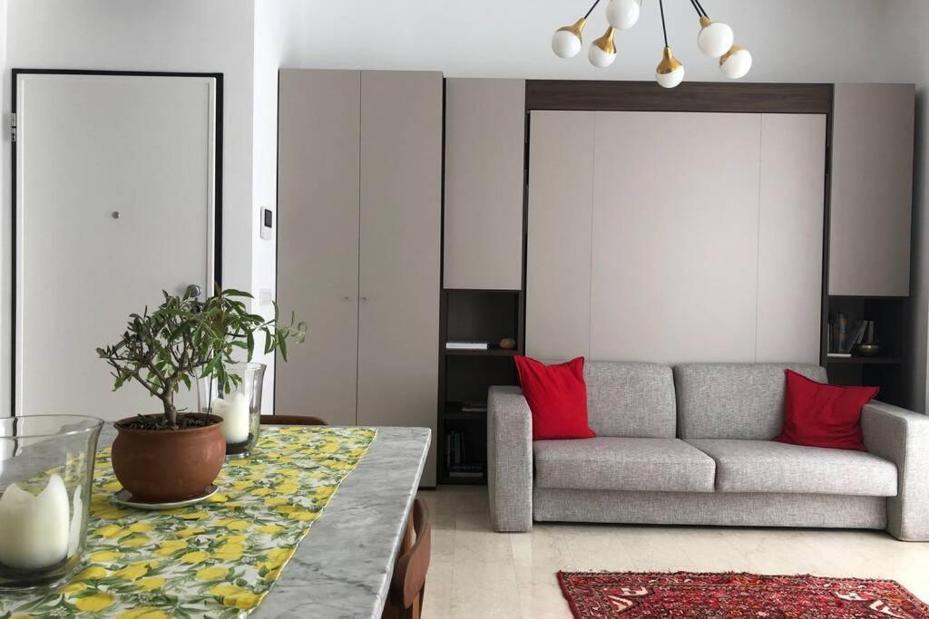 Ampio Ed Incantevole Monolocale A Citylife Milan Luaran gambar